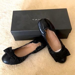 Tahari black bow ballet flats 8.5